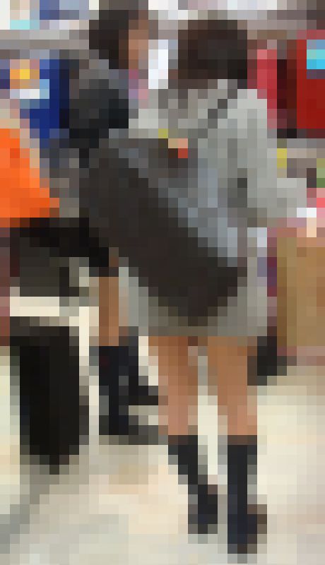 制服女子街撮り14　セーターが長すぎてスカートがぎりぎり見えてるJK