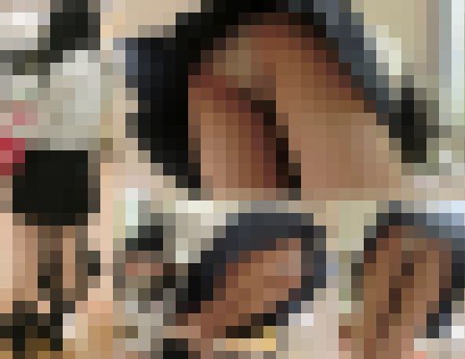 屈んでお尻が大接近！透け透けのパンツ丸見え！可愛いロリ少女禁断パンチラ