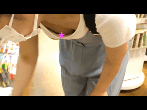 #312　前屈みを連発してくれる美人JDさんの無防備な胸元に何度も突っ込む。その度に露わになる極上おっぱいに大興奮