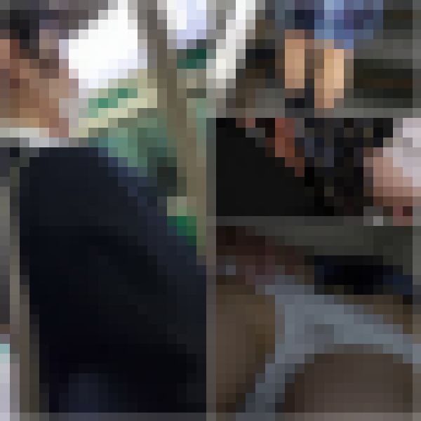 【埼●線】優等生〇Kが半ケツにまでされながら集団痴漢に耐える映像