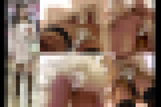 指を突っ込みPポジを直す決定的瞬間！めくりもばっちり成功した店内パンチラ盗撮No,220