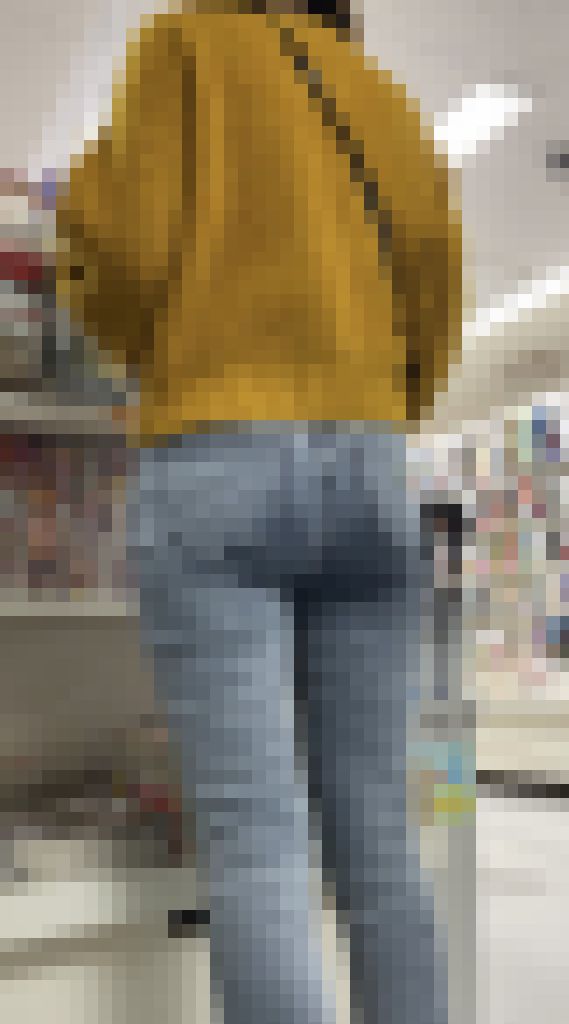 【縦4K高画質】超至近距離！本屋で立ち読みするギャル美尻