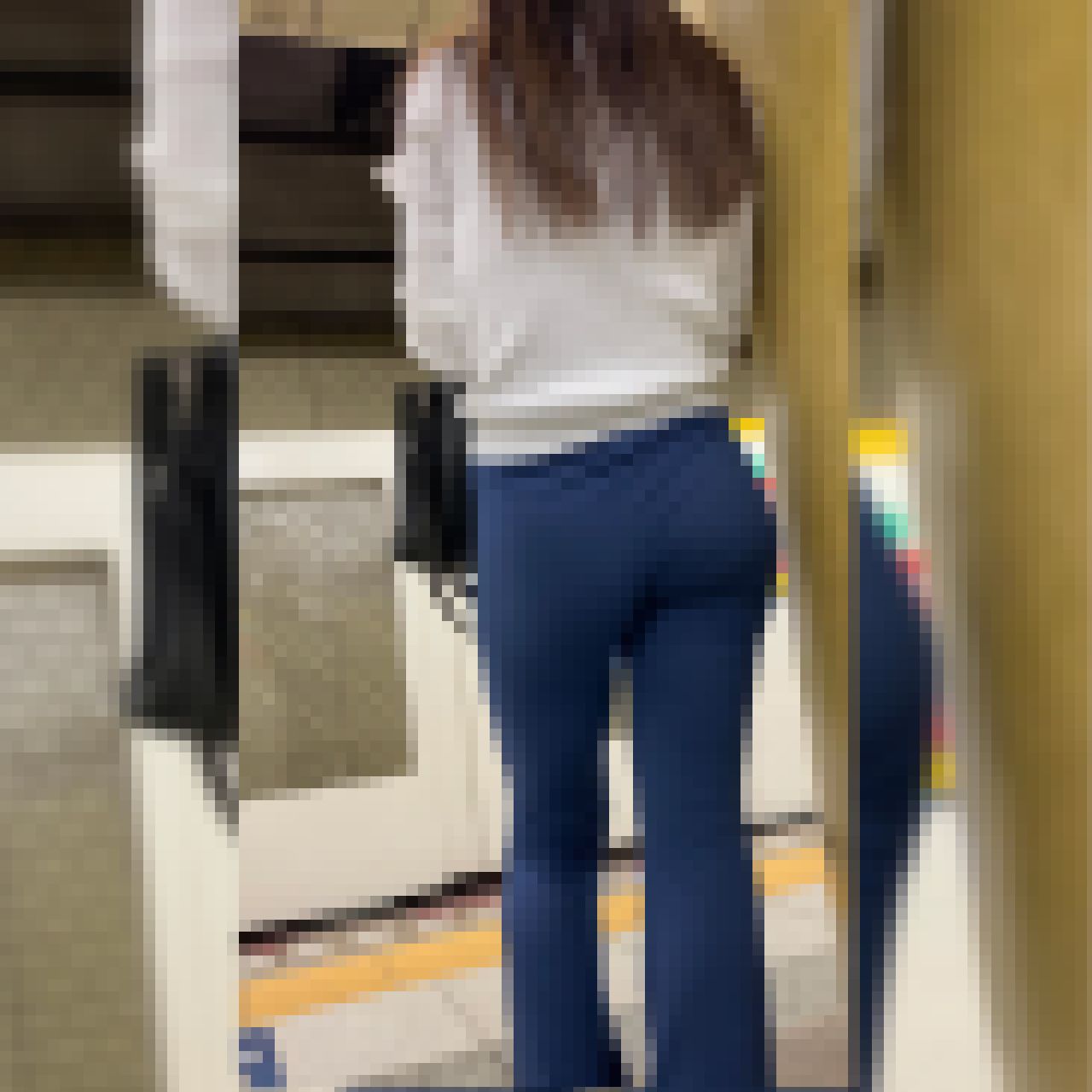 【縦4K高画質】超ムチムチ！ニットパンツのエロOL