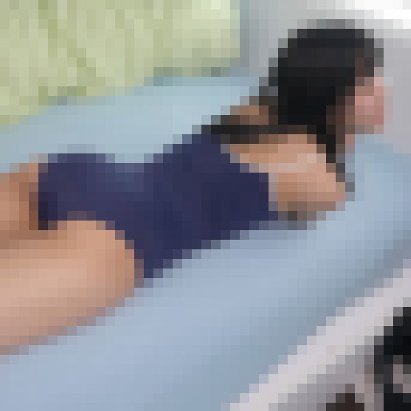 ダンスをやっていたちょっと筋肉質な黒髪スリムあやねゃんの変身グラビア！【4K/30p/18Mbps】