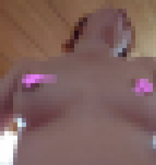 ムチムチの人妻が騎乗位で腰をくねらせて喘ぎまくる