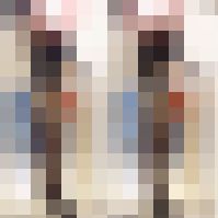 長身で極上美脚の美人黒ストお姉さん