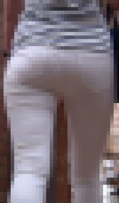 スレンダーお姉さんのすかした白スキニー