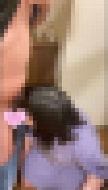 （再販）人妻の自宅玄関にてフェラさしてもらい手で精子受け止めてもらいました。