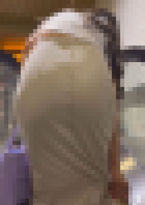 【再販商品です】「パッツパツなスカート姿のモデル達(2名)」