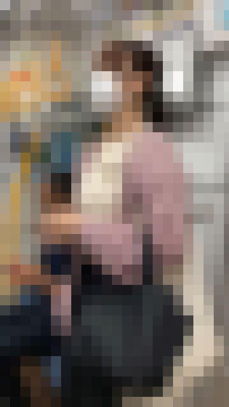 【横からの眺め187】長身の女子大生の階段降りに大接近！