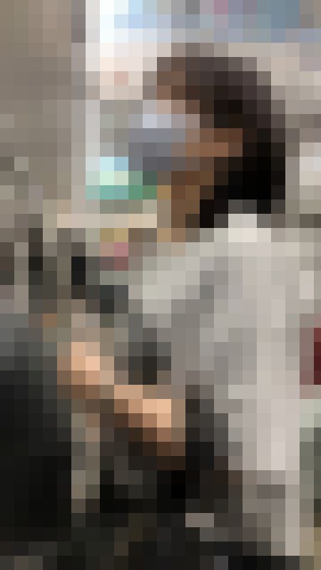 【横からの眺め196】ラフな格好の人妻風お姉さんはノーブラ!?