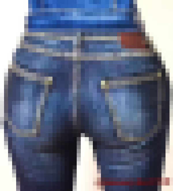 ストレッチなし?ガチガチジーンズのお尻?