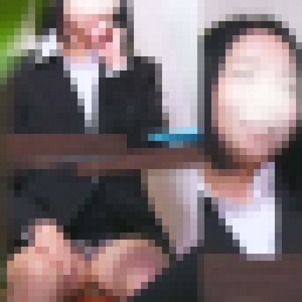 新春　営業のお姉さんのパンツをこっそり覗き見