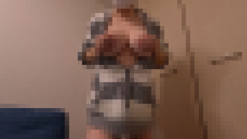 ?オナニー・自撮り?立ちオナニーで大興奮の人妻
