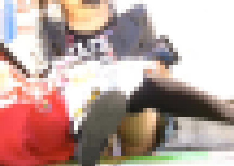 【再販】地べたに座ってパンチラする女の子