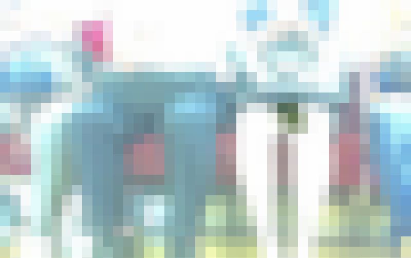 OLさんのムチムチした太ももから見える三角ゾーン