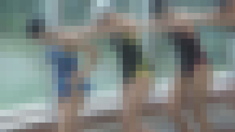 プールサイドの水泳J◯ちゃん