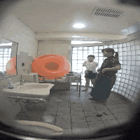 【再販】共同トイレで小動物系Ｊ〇★友達と水着に生着替え