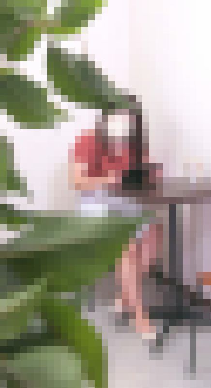 気づいてる？？　カフェで作業中のデカ胸女性　　 これは見ちゃいますよね・・・