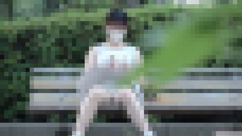 奇跡の風に導かれた女の子。ガチAce級可愛い子の漫画タイムに捲りあがって見えてしまった恥ずかしいもの。