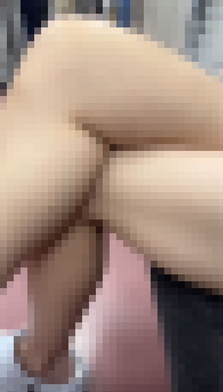 【再販】愚か者もギンギンのストローで飲む口元がエロすぎ！脚を組むS級ギャルお姉さんの接近真上からド派手過ぎる生脚