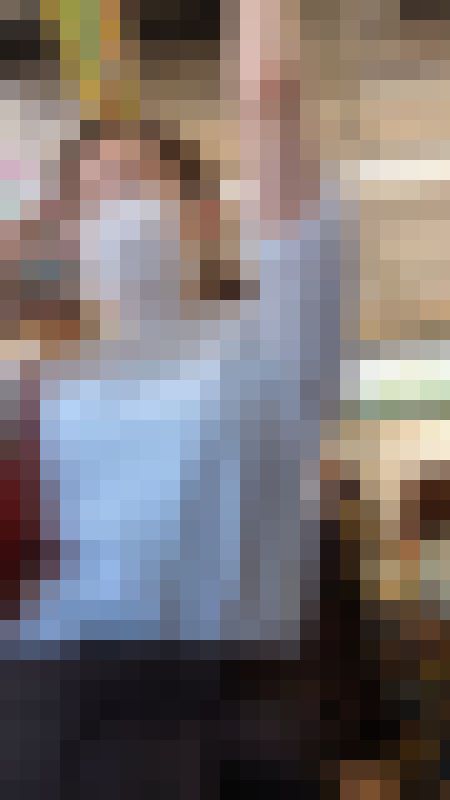 【下からの眺め63】ムチムチＯＬの巨乳を下からじっくりと！