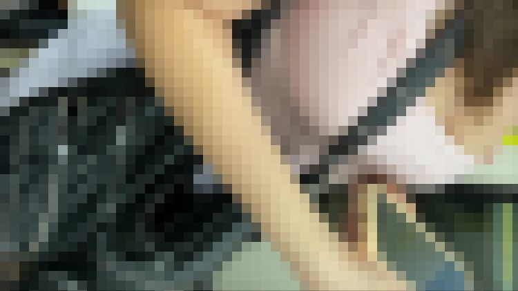 薄ピンクのタンクトップから溢れ出るＨカップ巨乳ギャルの胸チラ動画。