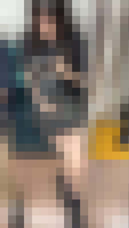 【再販】太ももをじっくり堪能！脚を組むS級美人お姉さんの生脚を真上と真横から接近撮！