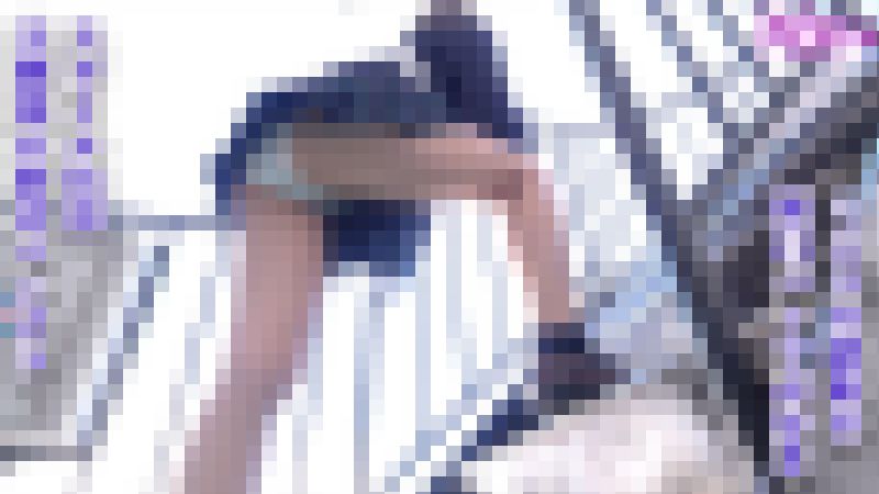 やっぱり制服の純白パンティーが好き（1）スタイル抜群・美脚娘の階段パンチラ