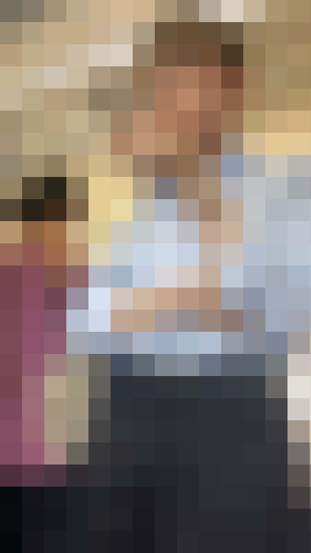 【下からの眺め70_ちっぱいver】パンツスーツのＯＬは見事なペチャンコＡカップ！