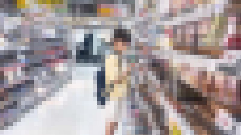 スーツ同業者が大集結!!囲み揃って同時にローアングルパンチラ！【禁断の逆さ撮り】Vol.69