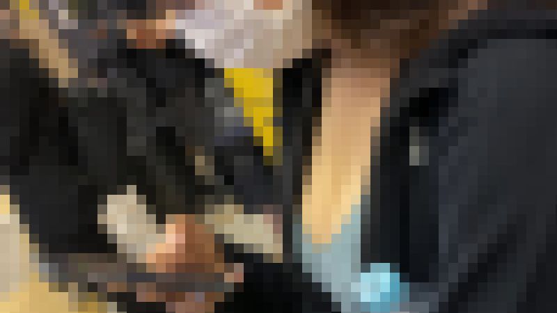 巨乳女子大生の見事な巨乳の谷間(*ノωノ)