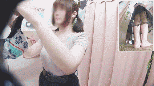 巨乳Fカップでぃ〜娘は　垂れ下がった離れ乳　僕のお店の試着室546