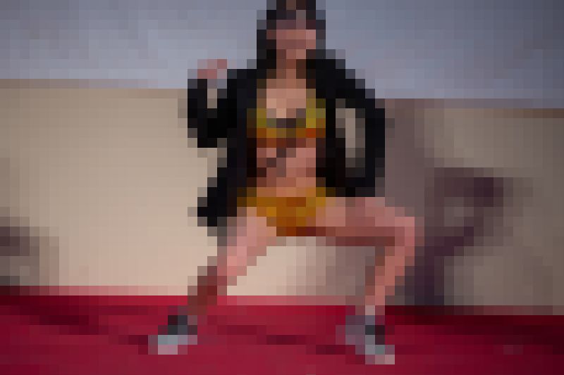 セクシー衣装のダンス画像