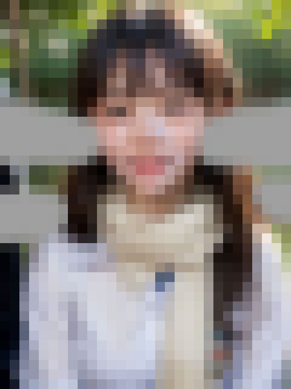 帰宅女子を林道で写真撮影