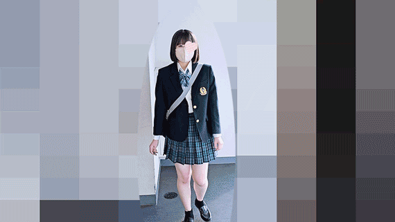むちっとしたお尻を持つ青チェJKをエレベーター内で逆さ撮りパンツ盗撮