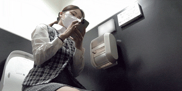 【vol.55】かわいい美巨乳のOLお姉さん、個室でガチ喘ぎオナニー?