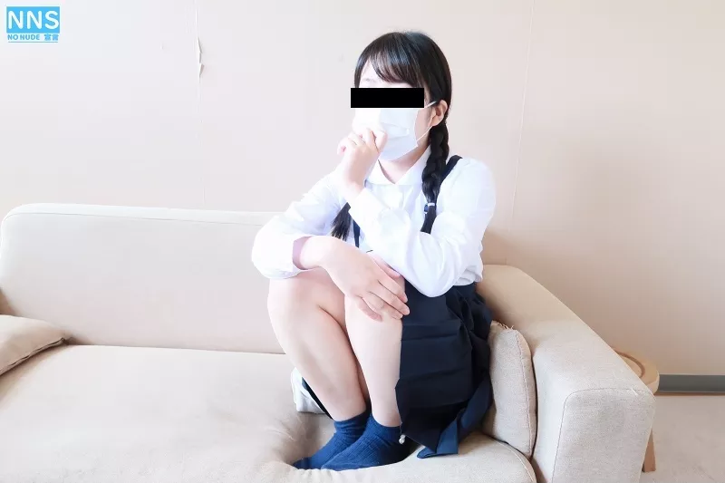 NNS-001　みみちゃん純白下着①　〜吊スカートから恥じらい脱ぎ脱ぎ〜