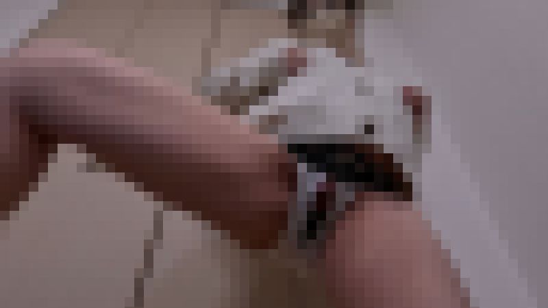 イヤらしくオナニーする人妻