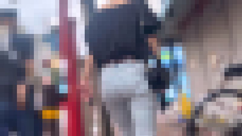 若い女達ののスケベなWエロ尻！活きの良いケツをムニュらせパンティラインで♂を挑発！ 下品なスキニーデニム女 編