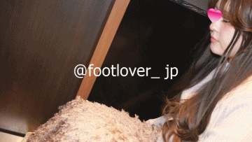 【動画】２２才カフェ店員の重ね履きソックス！黒タイツ！足汗びっちょり素足！生パンチラ！