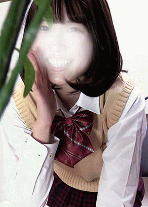 １軍女子の誘惑パンティ　勝手に見せつけてきて・・・「　ヘ　ン　タ　イ　?　」　