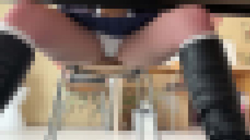 あの制服に魅惑の純白パンティ その2 超マイクロミニスカで机の下からパンモロ激写