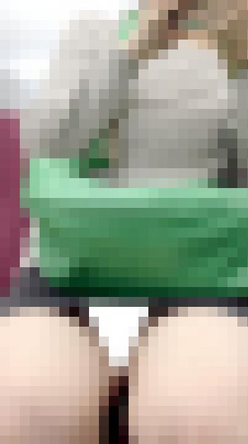 (電車対面）休日の解放感につられて…タイトミニをお召しになってあんよをむき出し…えちえち▼をむき出しにしちゃうOLお姉さんを観察